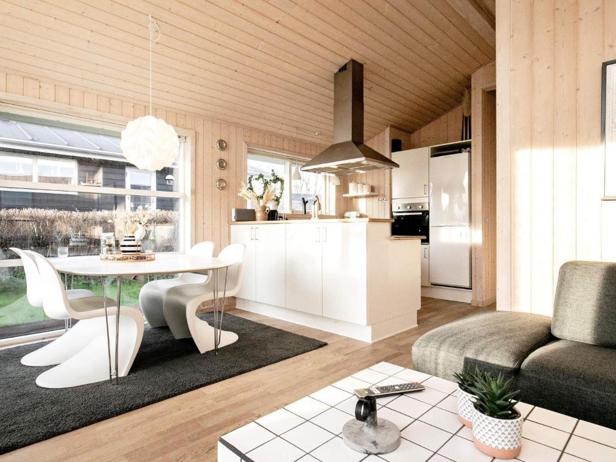 6 Person Holiday Home In Tranek R Fæbæk Eksteriør bilde