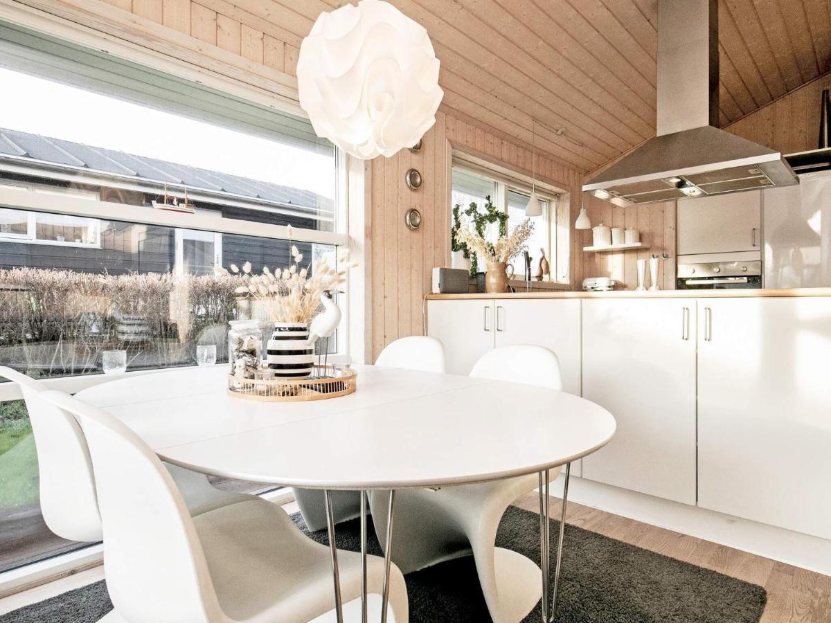6 Person Holiday Home In Tranek R Fæbæk Eksteriør bilde